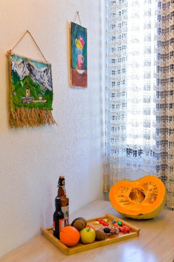 Apartment On Rustaveli Avenue Kutaisi Bagian luar foto