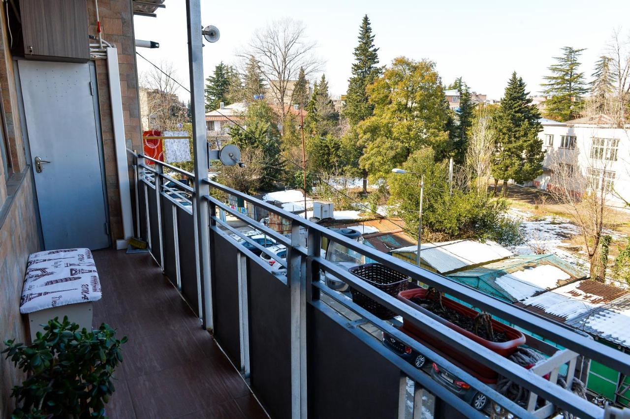 Apartment On Rustaveli Avenue Kutaisi Bagian luar foto