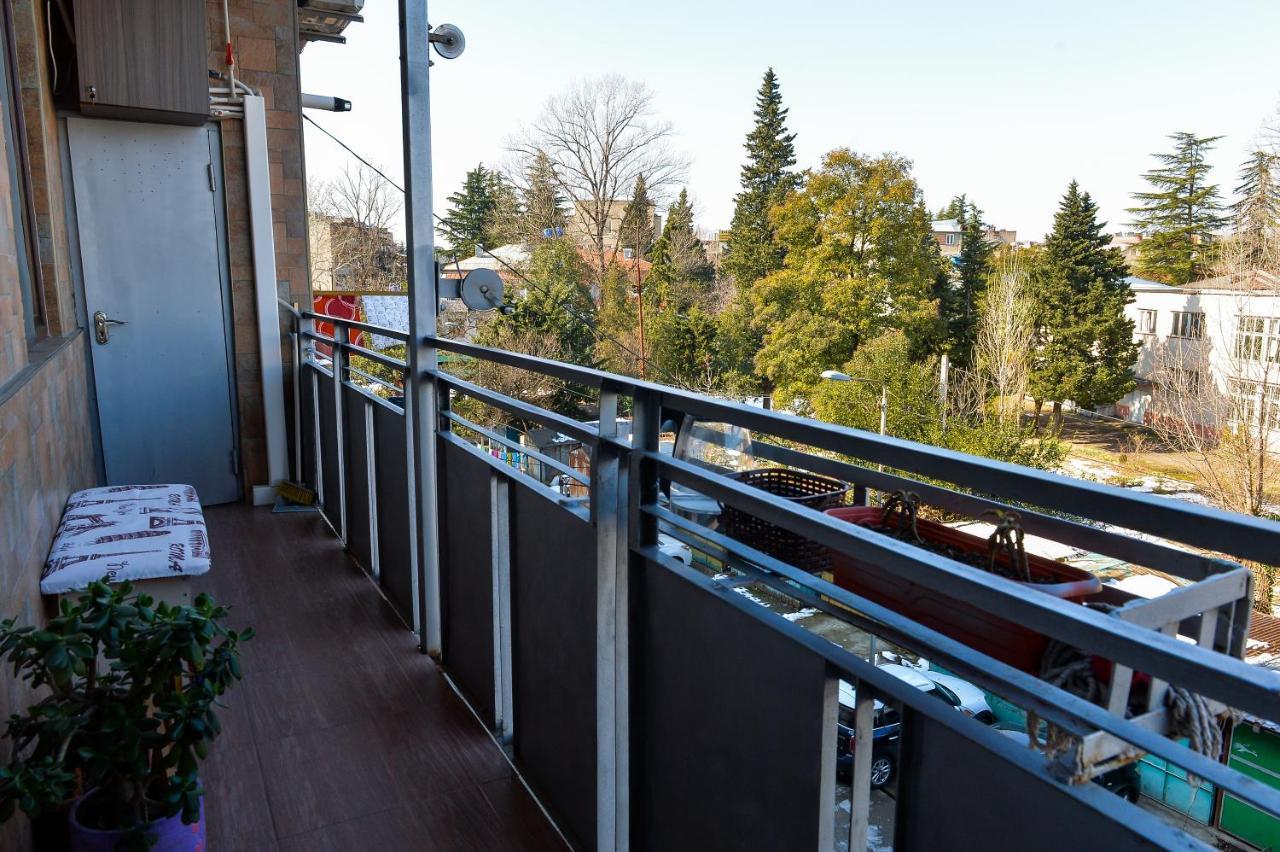 Apartment On Rustaveli Avenue Kutaisi Bagian luar foto